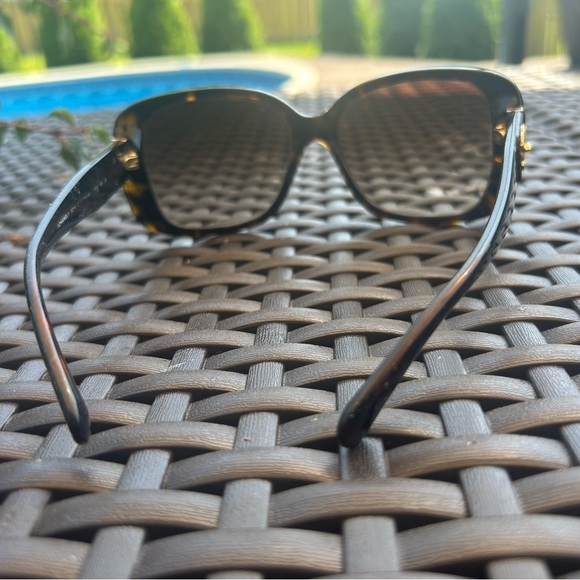 CHANEL 5234-Q sunglasses in tortoise shell with signature gold CC logo - Picture 3 of 9